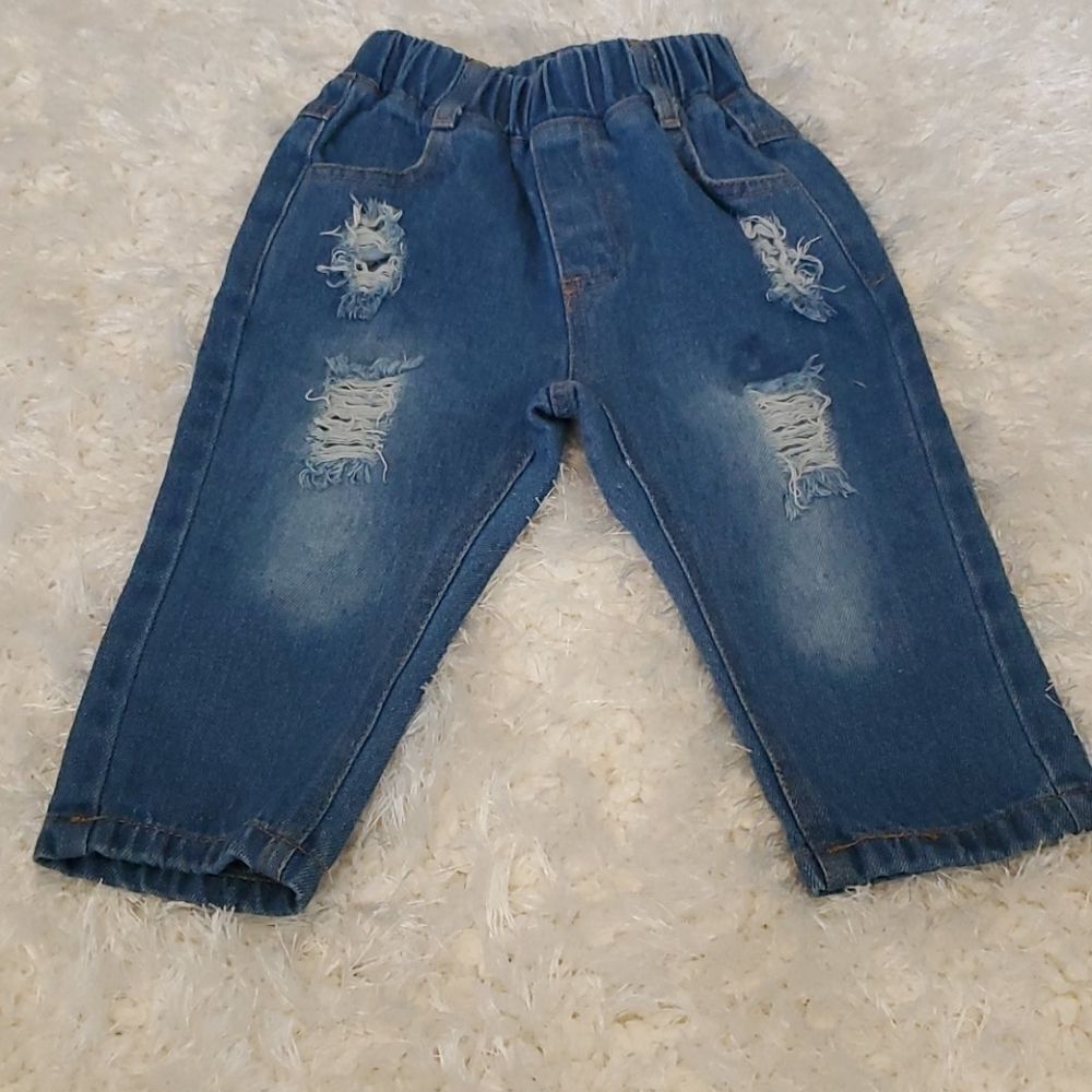 Kids jeans Size 100. Size 3-4 toddler.